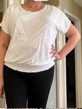 I. N. Studio Top Womens white with lace, plus size 1X
